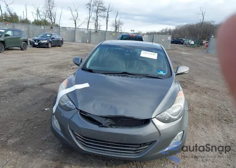 2013 Hyundai Elantra Limited z USA, uszkodzony, nr VIN 5NPDH4AE7DH284974